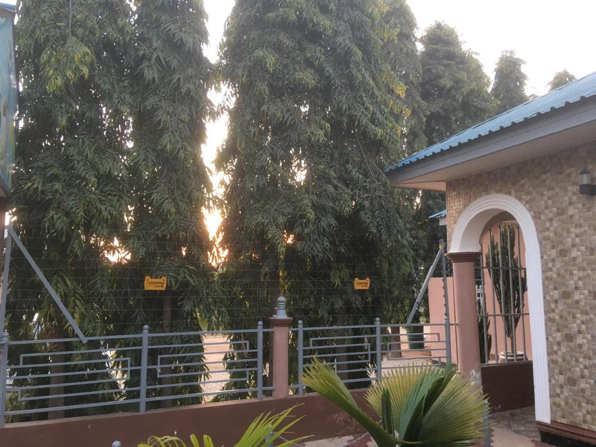 Dodoma Siesta Inn Екстериор снимка